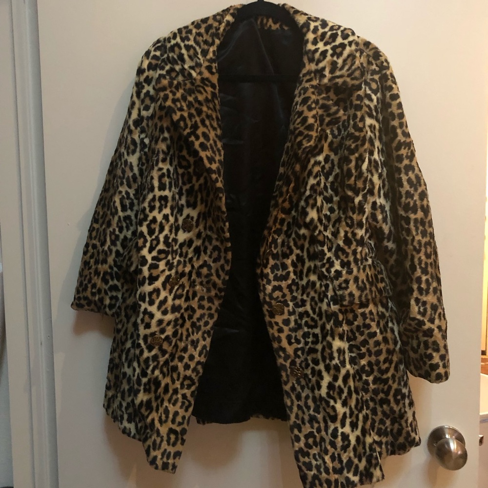 Vintage cheetah print jacket. Best for size 14-16